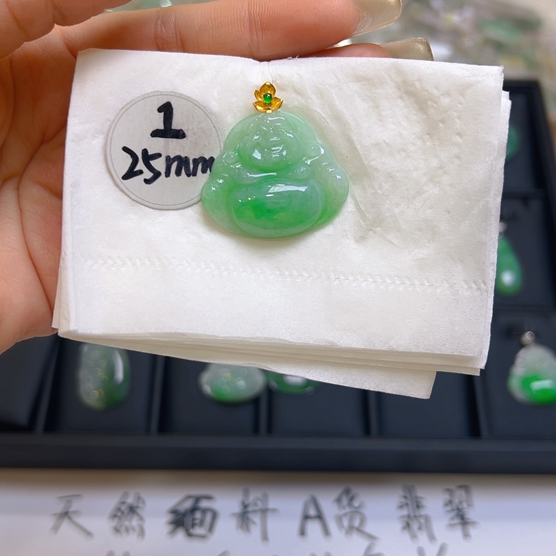 翡翠颈饰18K金镶嵌翡翠