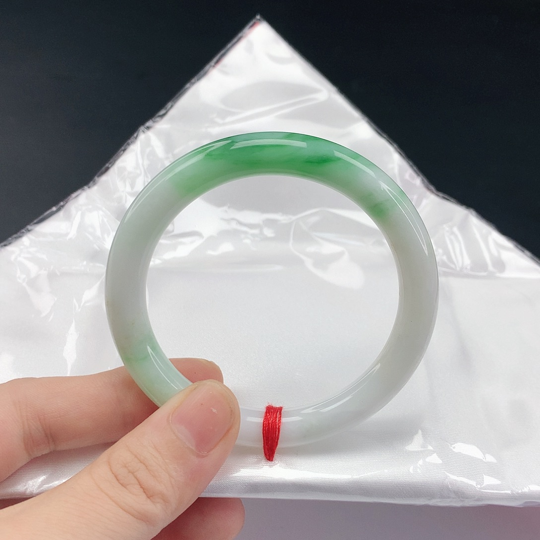 翡翠手镯未镶嵌翡翠060