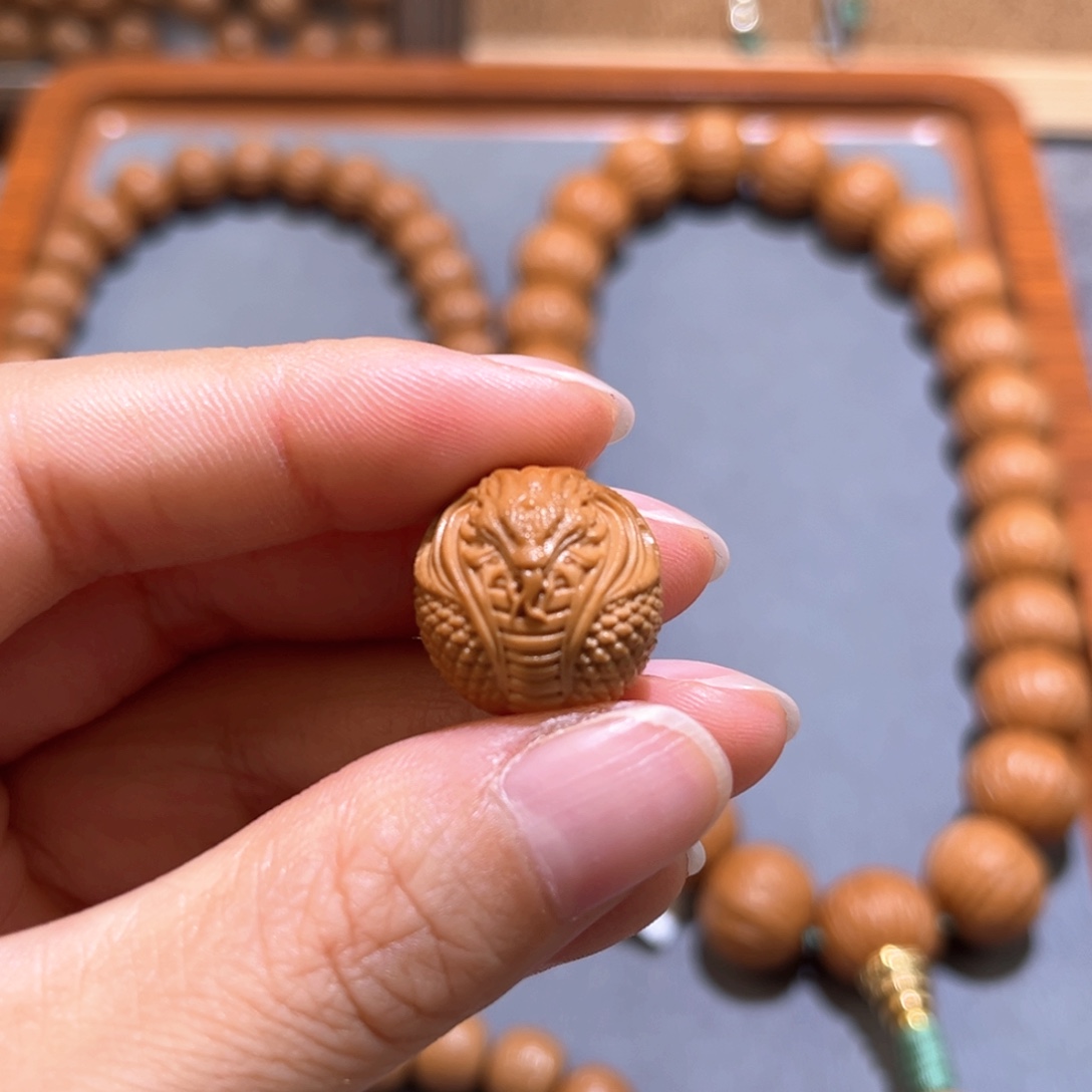 黄***萓猴头核桃手串蛇王单颗