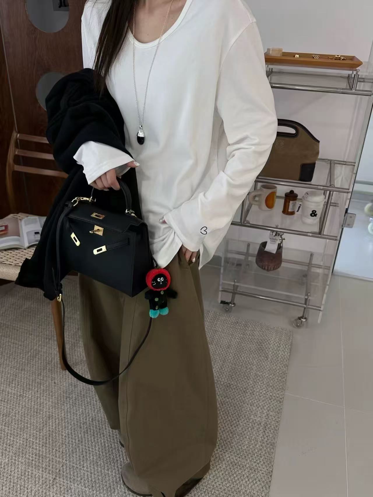 Z.X   字母印花爱心刺绣加绒U领长袖T   5579（C2）