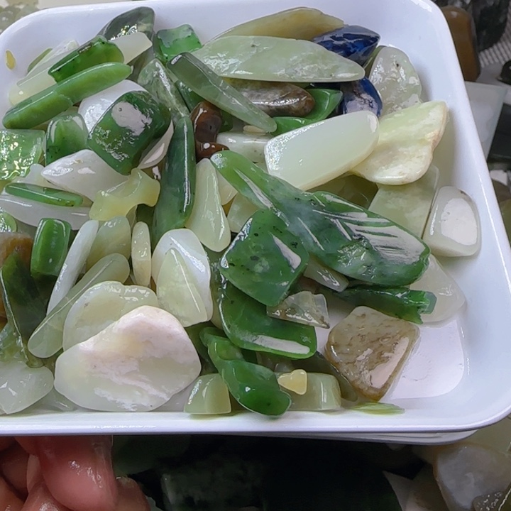 颈饰未镶嵌和田玉心*