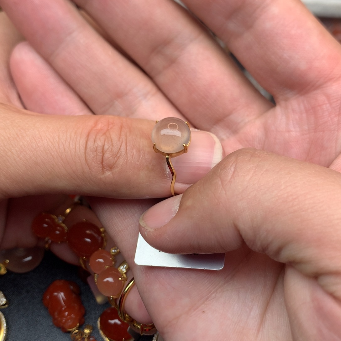 南红玛瑙颈饰未镶嵌