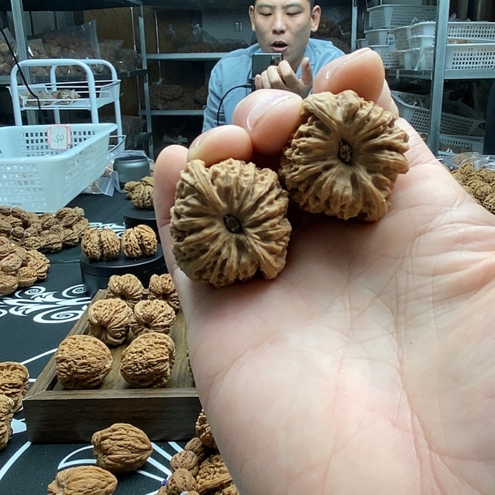 中***红大叶紫檀（黑酸枝木类）南疆凹的