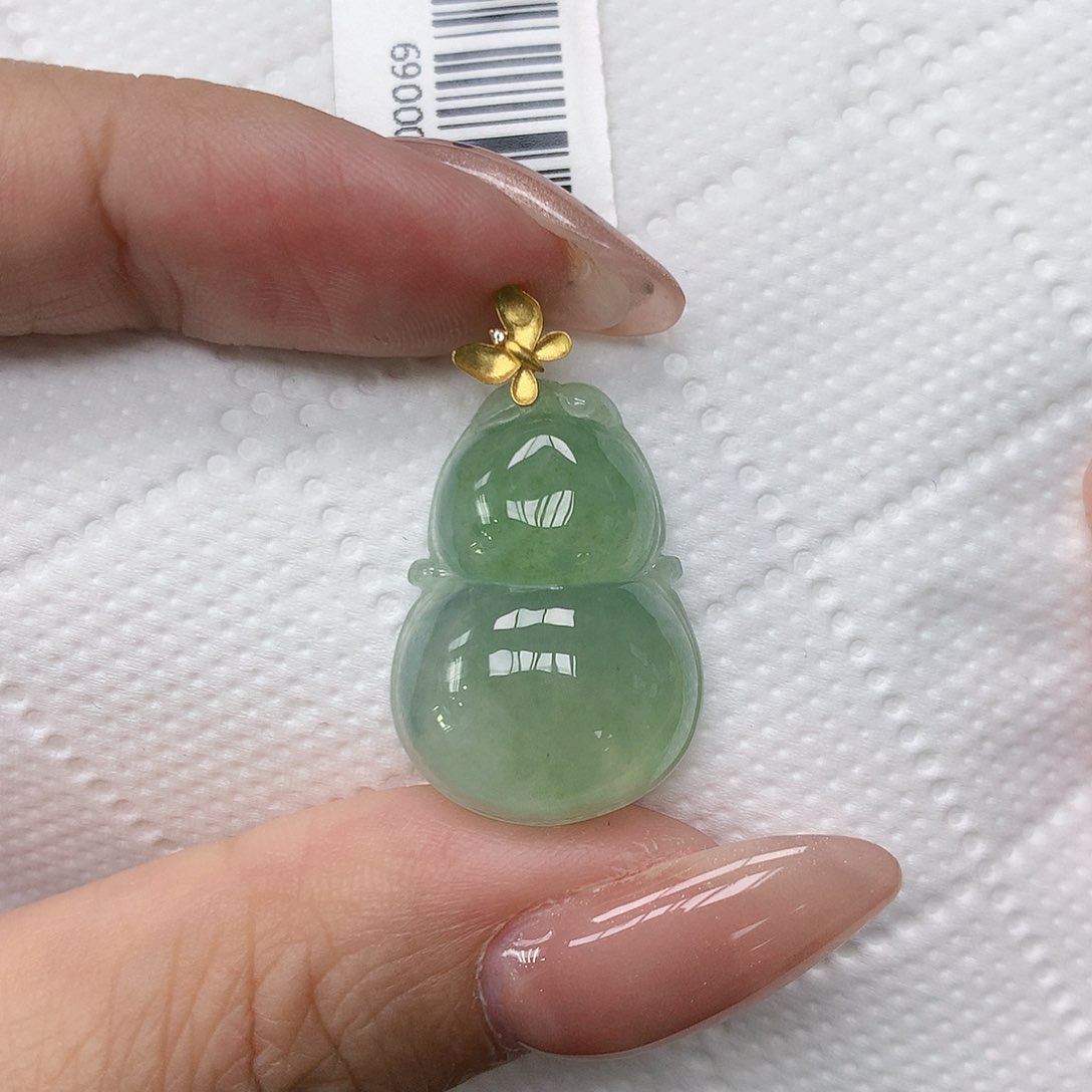 颈饰18K金镶嵌翡翠