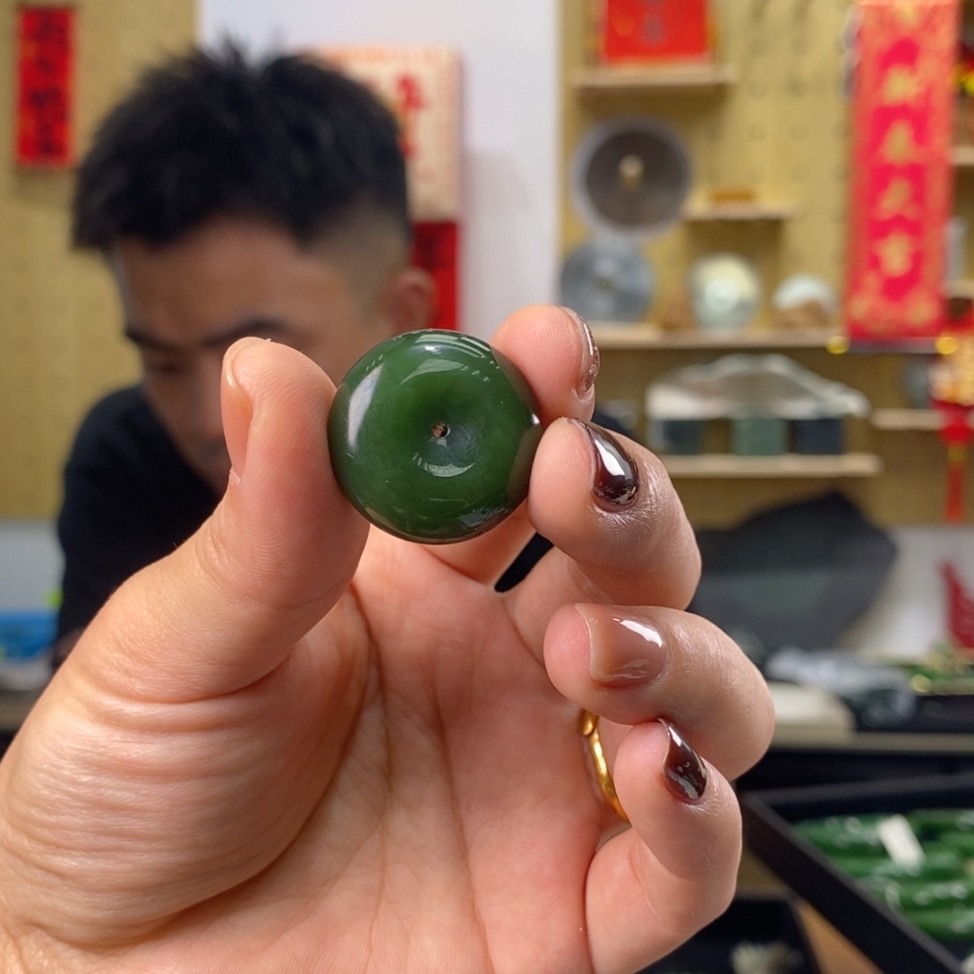 和田玉（碧玉）颈饰未镶嵌
