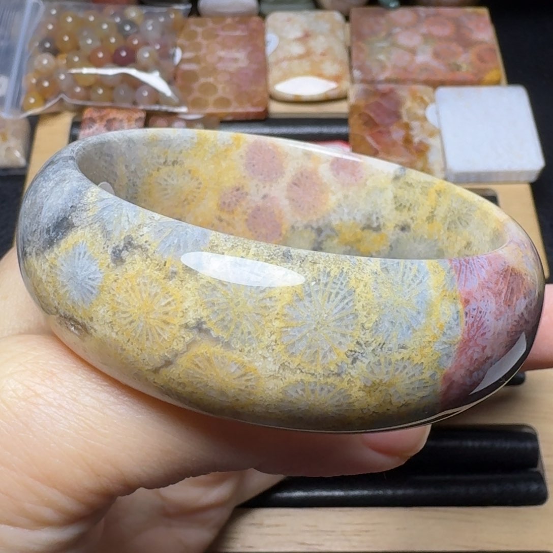 硅化玉56奇异多彩大花，万里挑一 保真未镶嵌