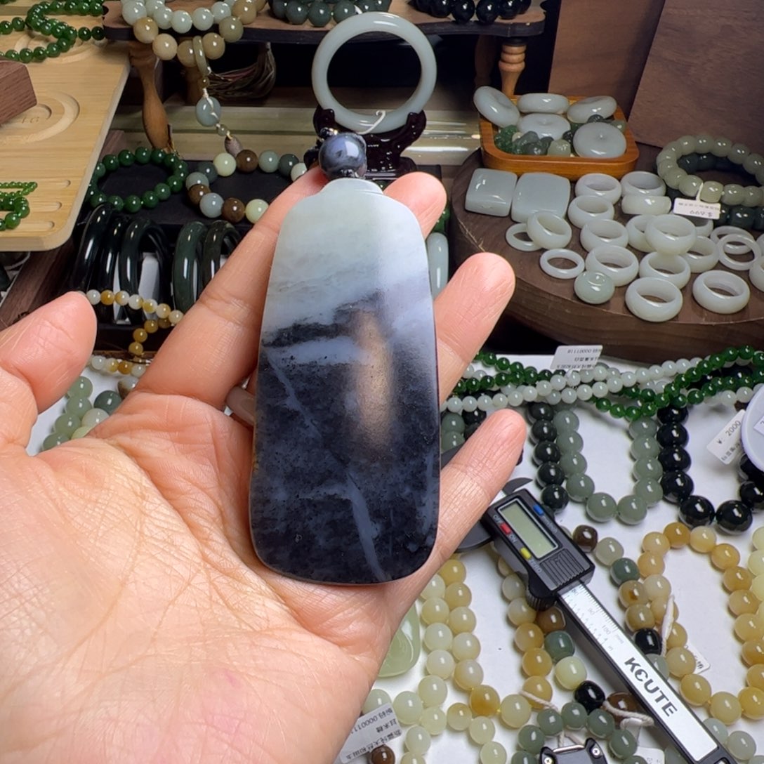 梎****和田玉未镶嵌手链