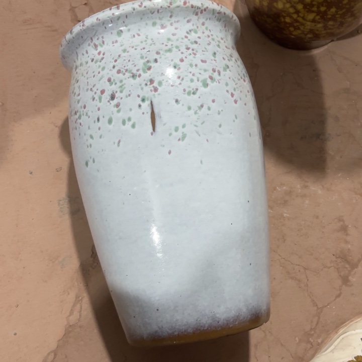 花盆紫砂口径20高度32一只小瑕疵