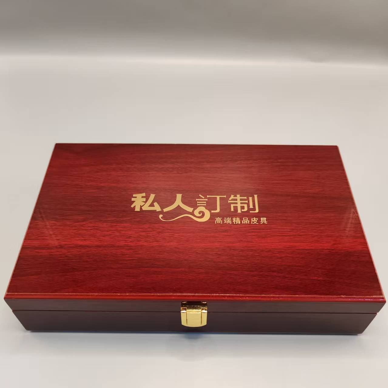 木制高端皮带盒装包装盒。红色大气高端送人寓意好