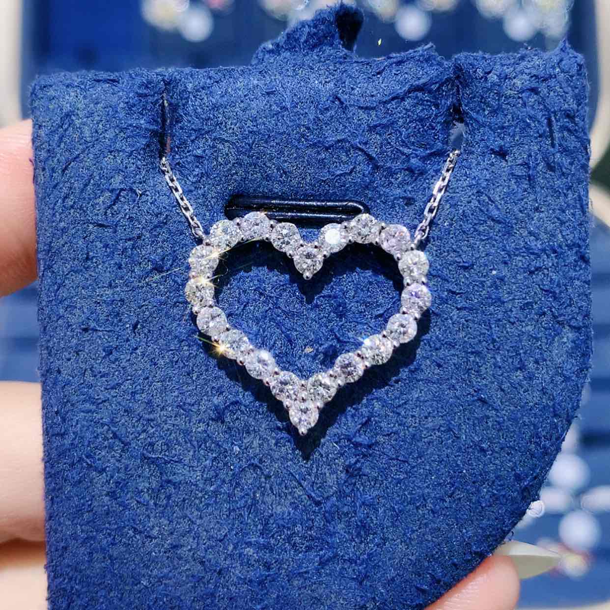 【闪购商品】颈饰18K金镶嵌钻石大版大爱心项链