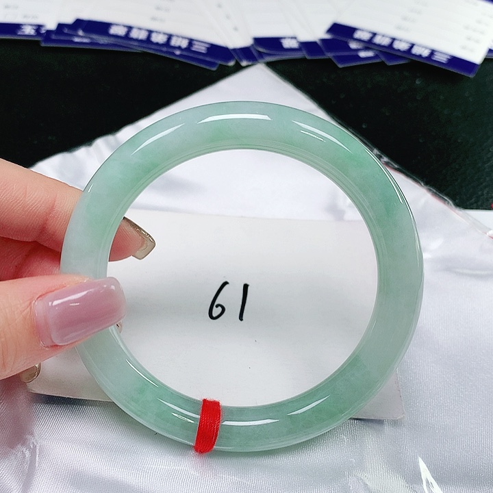 翡翠手镯（圆镯）未镶嵌