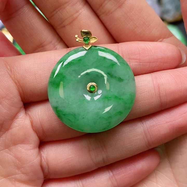 翡翠颈饰未镶嵌记*吊坠