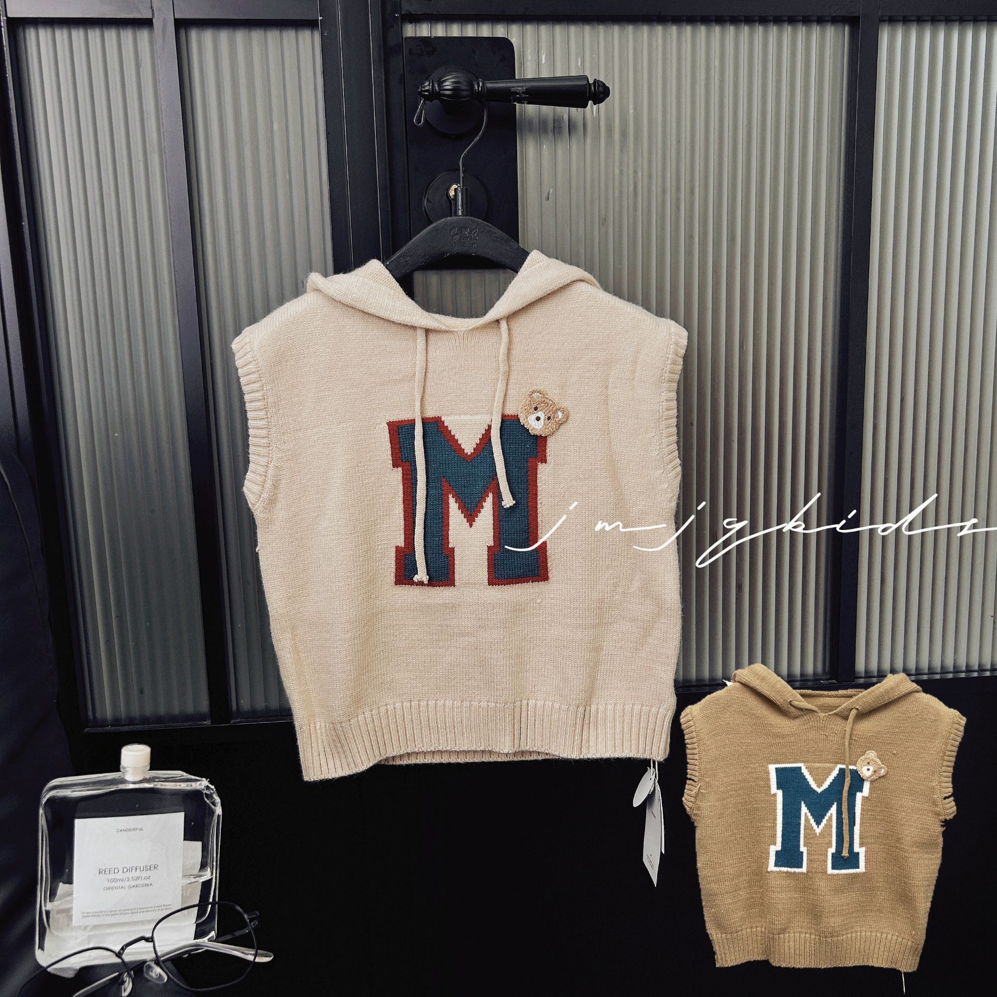 【JMJQ 23638】双色春秋韩版儿童双针织M字无袖连帽套头毛衣马甲