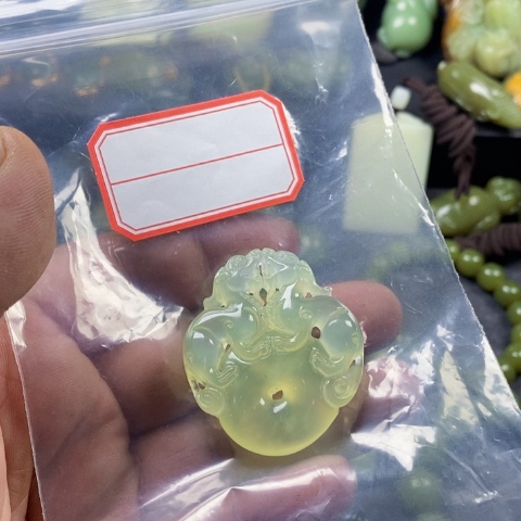 未镶嵌蛇纹石玉手链