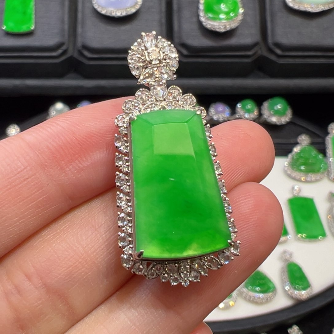 翡翠吊坠(不含链)18K金镶嵌翡翠