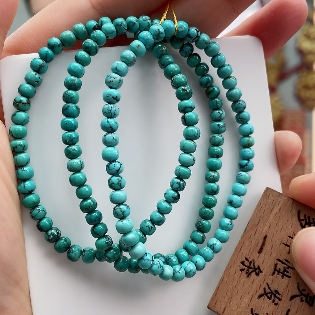 绿松石颈饰未镶嵌