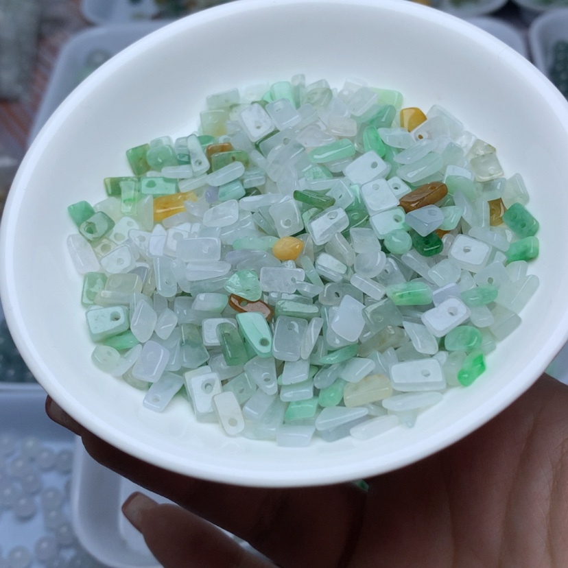 【闪购商品】未镶嵌翡翠手链冰三彩碎碎石50颗