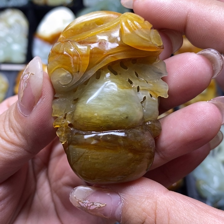 蛇纹石玉吊坠未镶嵌