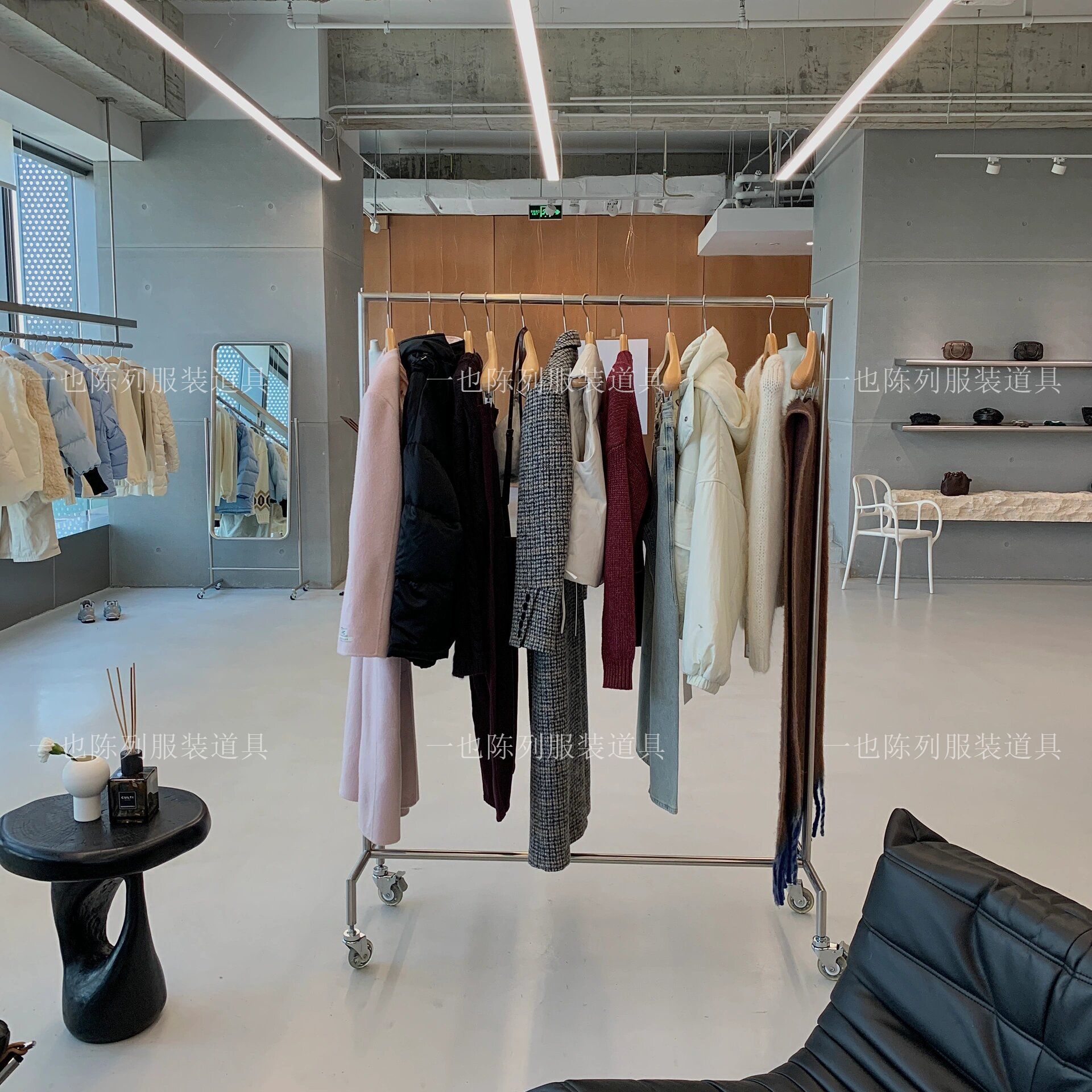服装店可移动不锈钢落地展示架中岛陈列挂衣架女装店衣撑带轮货架