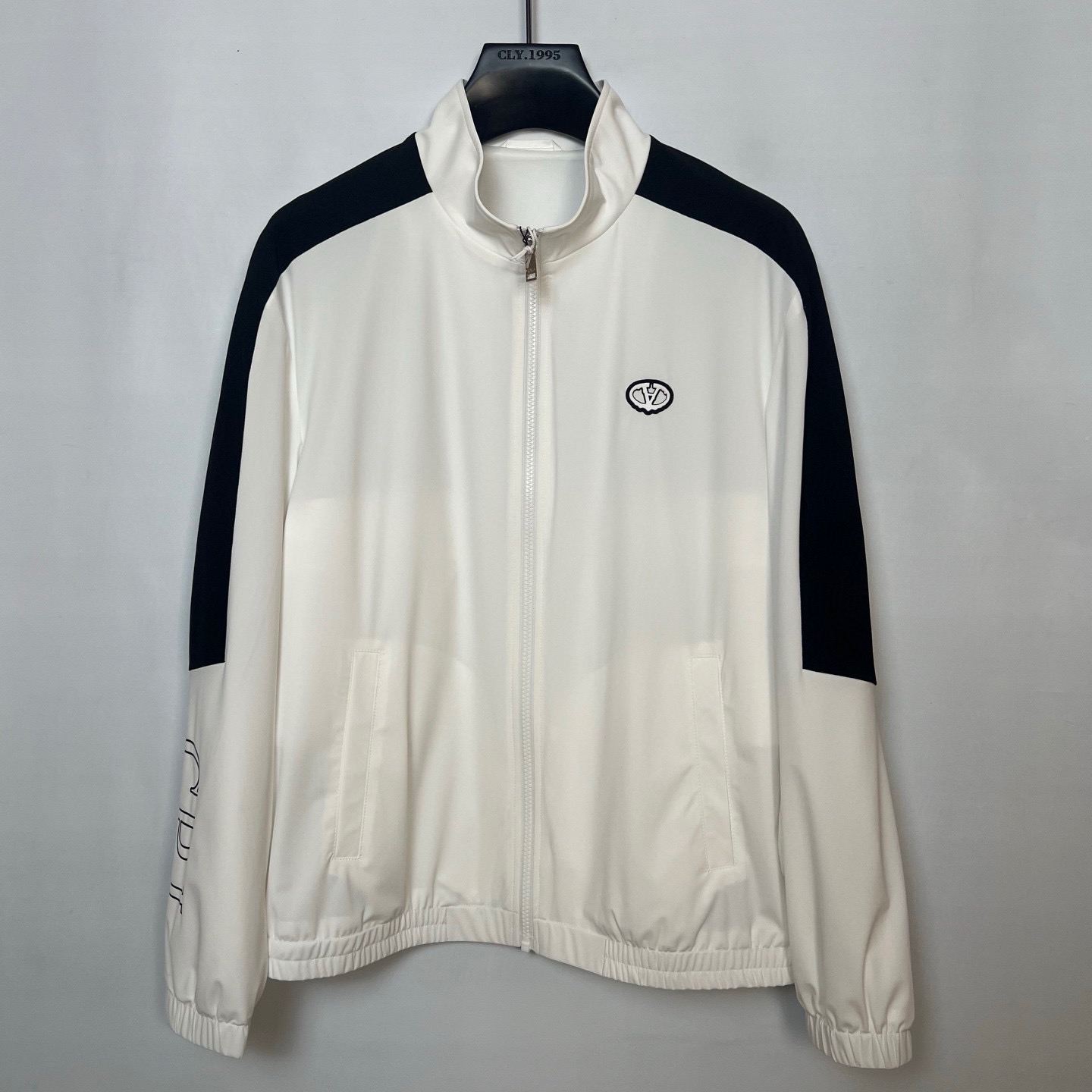 CAPALA/卡铂拉  休闲时尚经典百搭黑白拼色立领夹克 KB2511JK004 