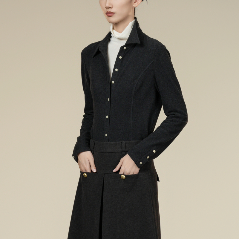 XG雪歌翻领厚款长袖衬衫2025冬季新款深灰色上衣女XK421005A283