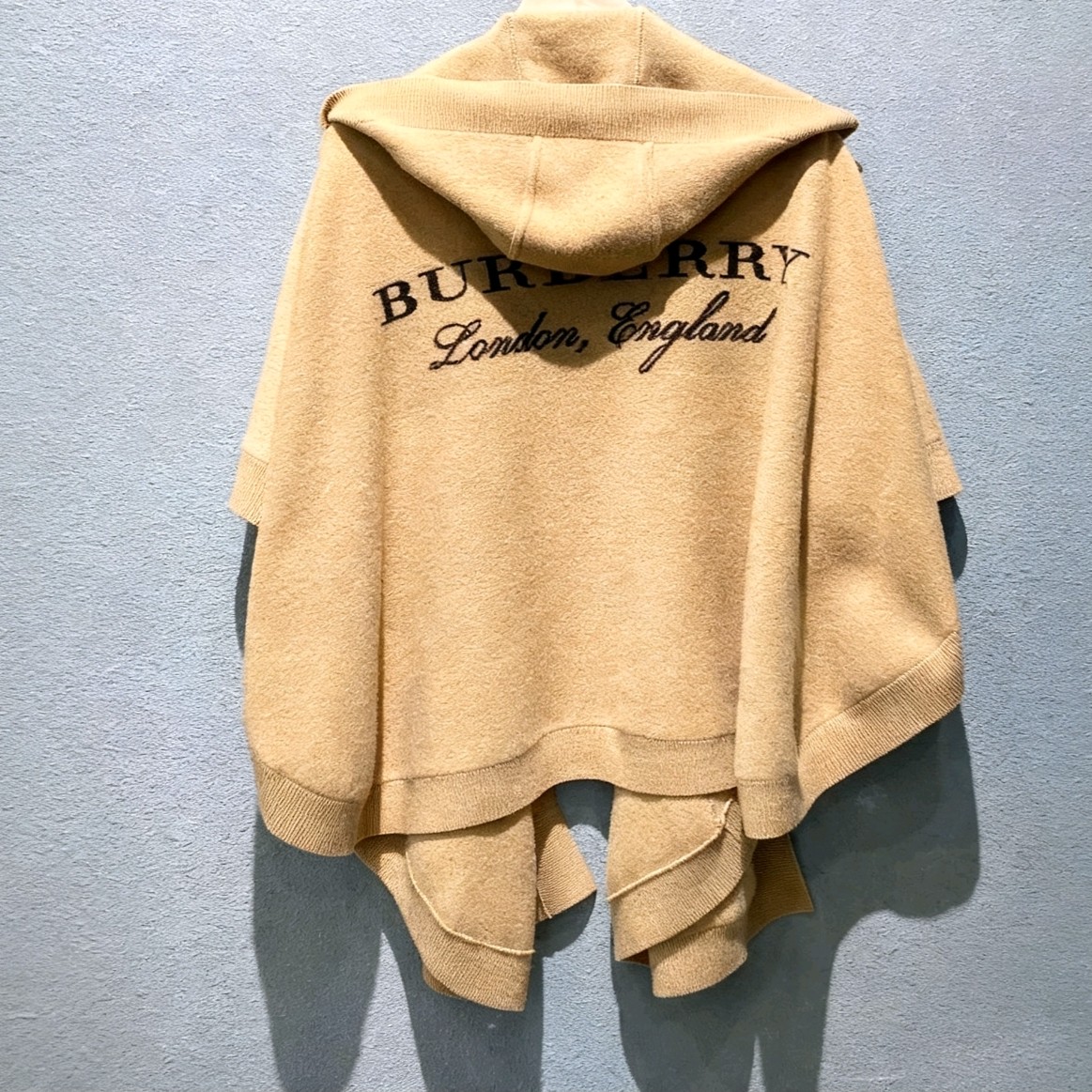 99新 BURBERRY/博柏利 经典logo驼色羊毛羊绒混纺斗篷外套1777