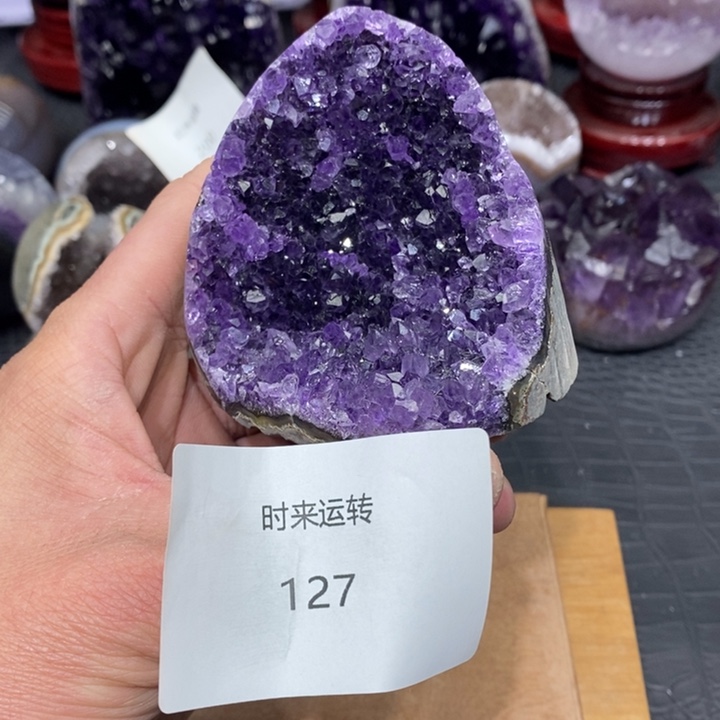 紫晶未镶嵌大型摆件（非配饰）