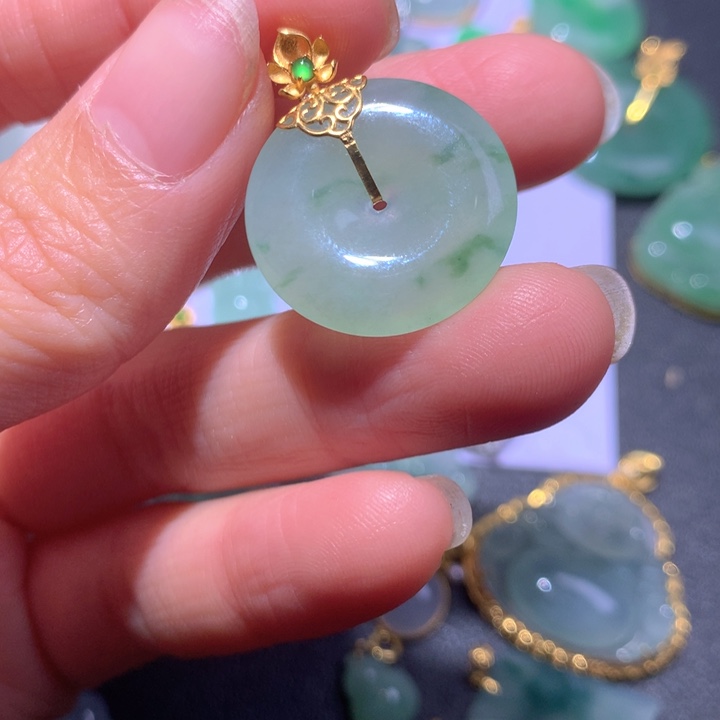 翡翠颈饰18K金镶嵌左**丶翡翠