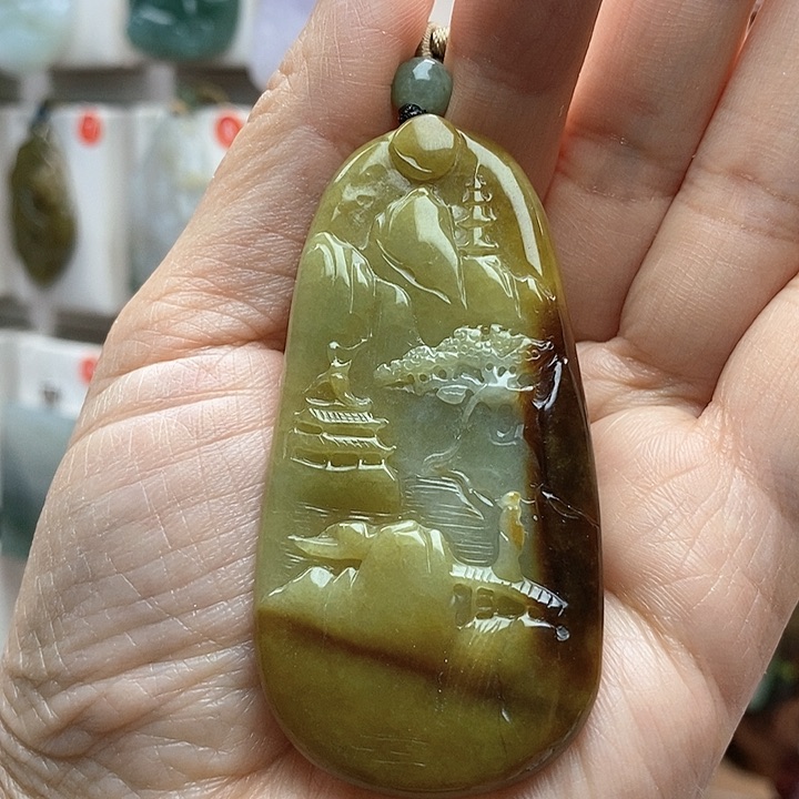 翡翠颈饰未镶嵌每天