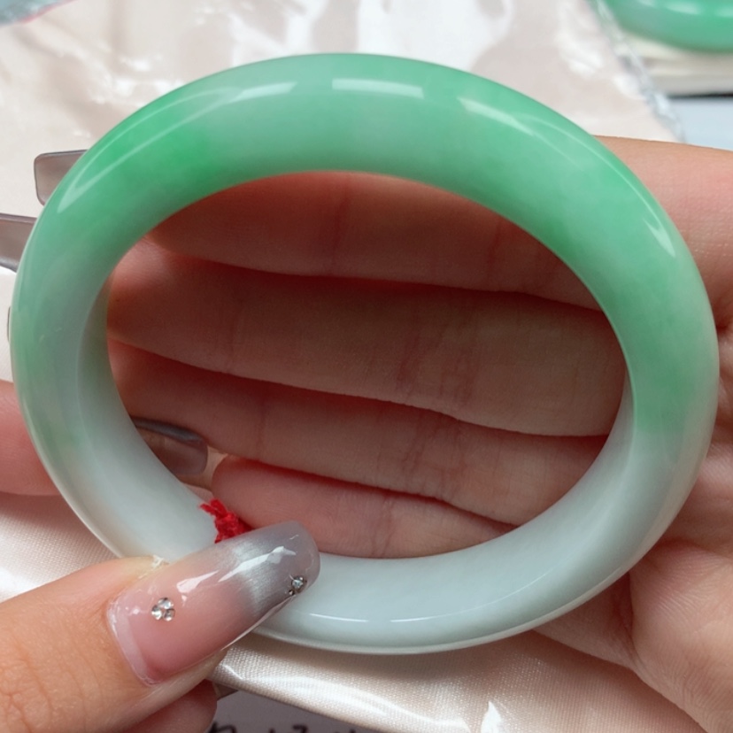 【闪购商品】翡翠手镯未镶嵌56圈