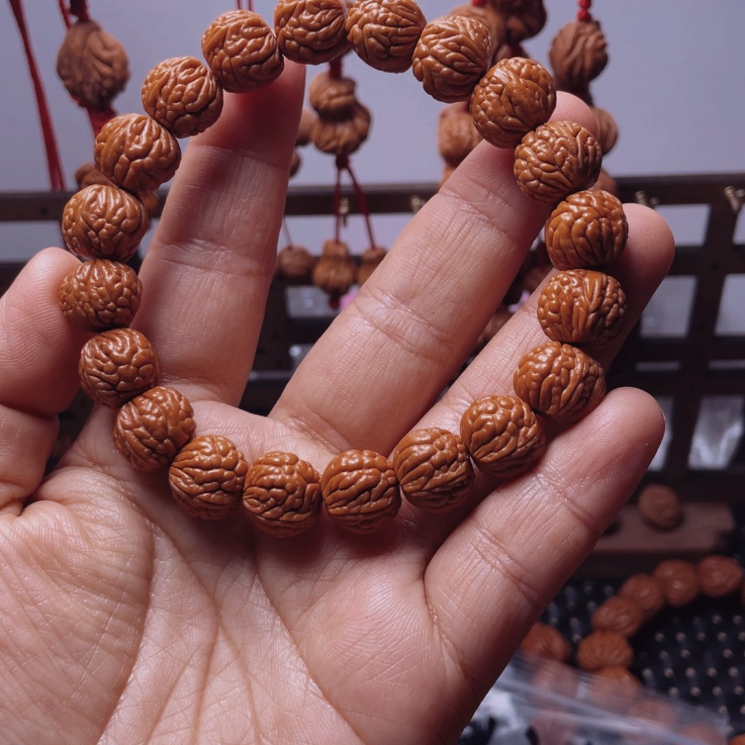 木质类龙纹桃枭手串