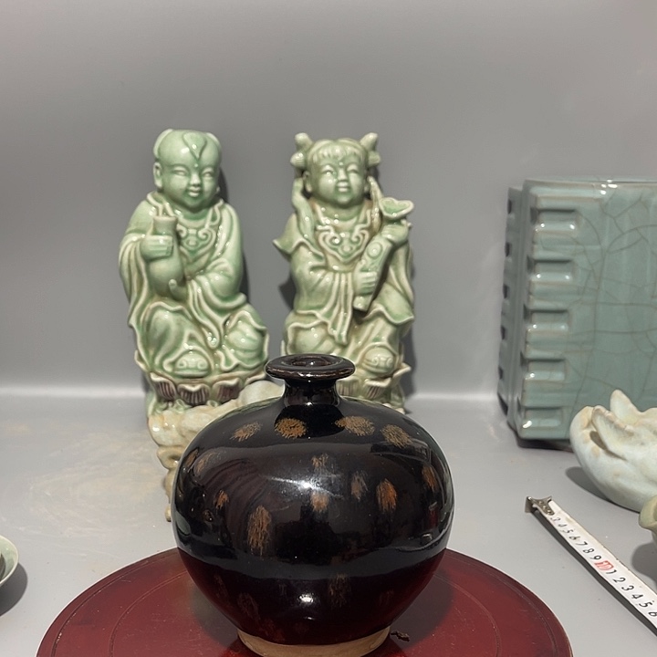 这是一个陕西窑口的天球瓶