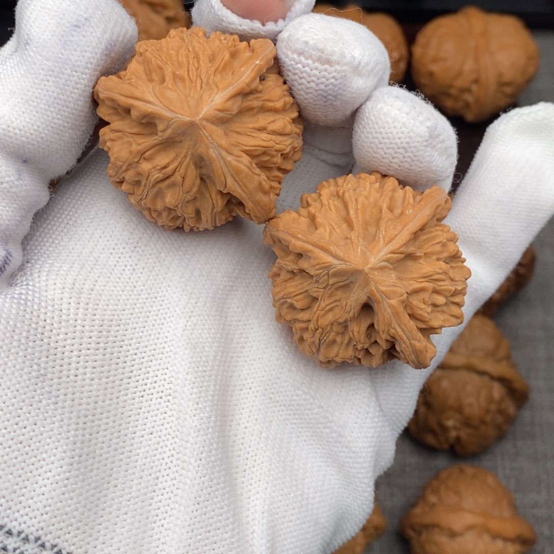 文玩核桃把件9**?39玉龙粗筋三棱