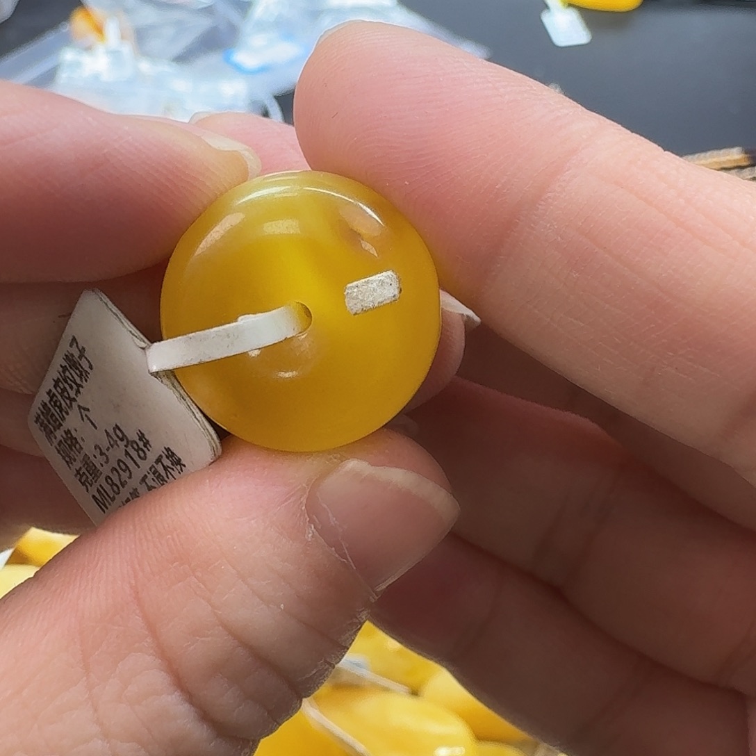 琥珀未镶嵌珠宝奇石93