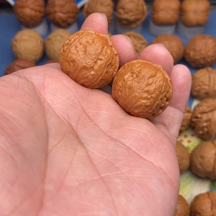文玩核桃把件方墩