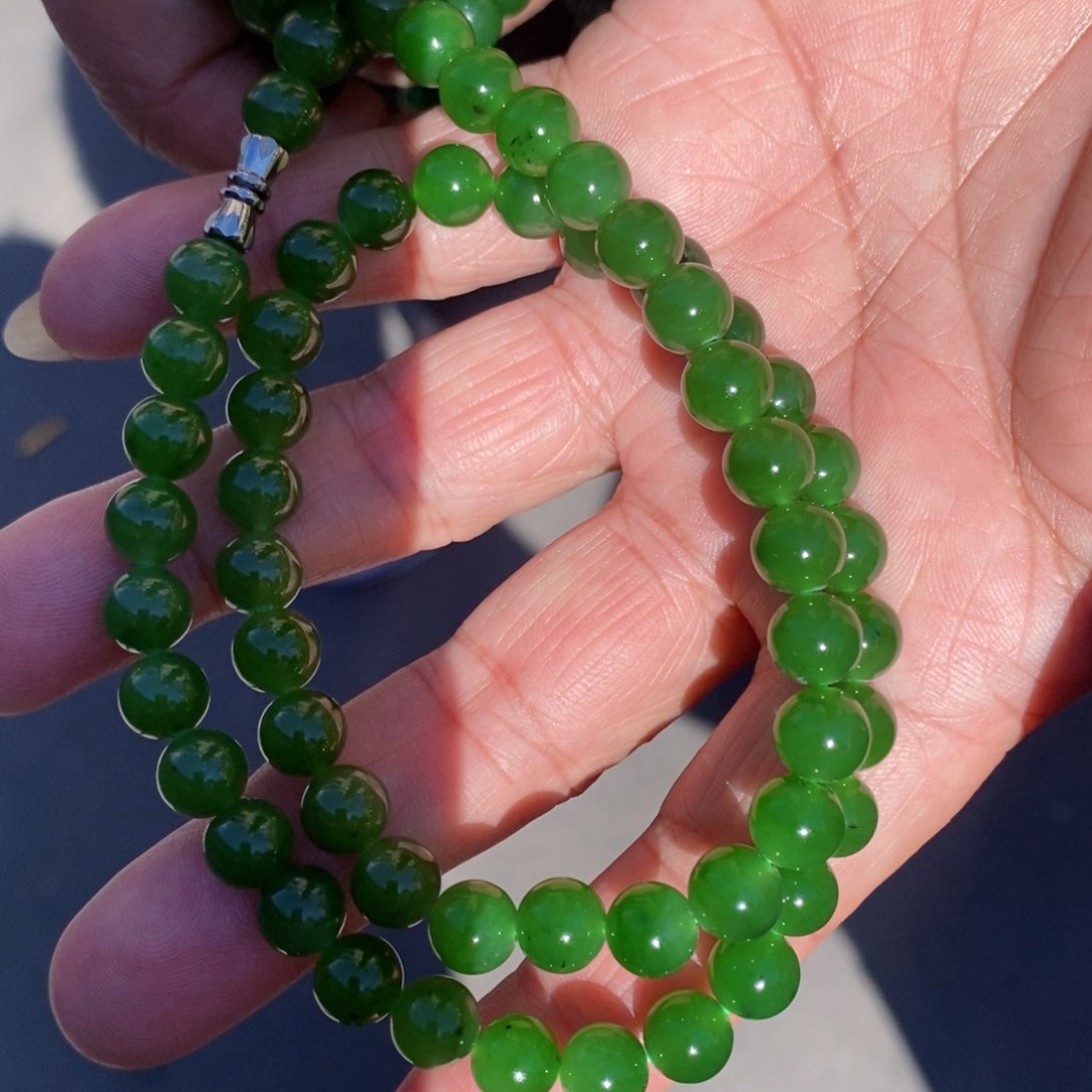 和田玉未镶嵌颈饰多样性拍一发一卡8左右有矿点