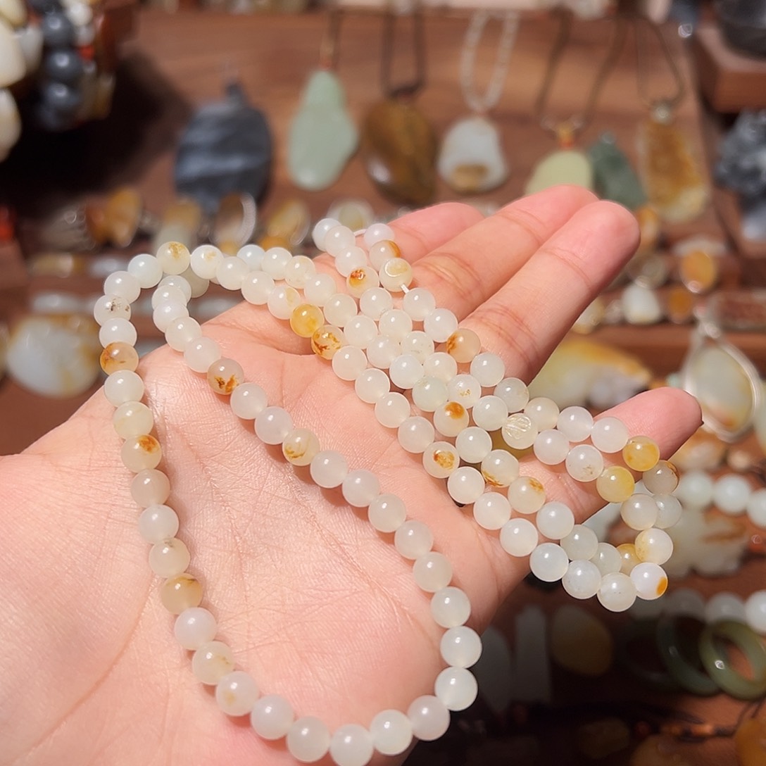 和田玉颈饰未镶嵌