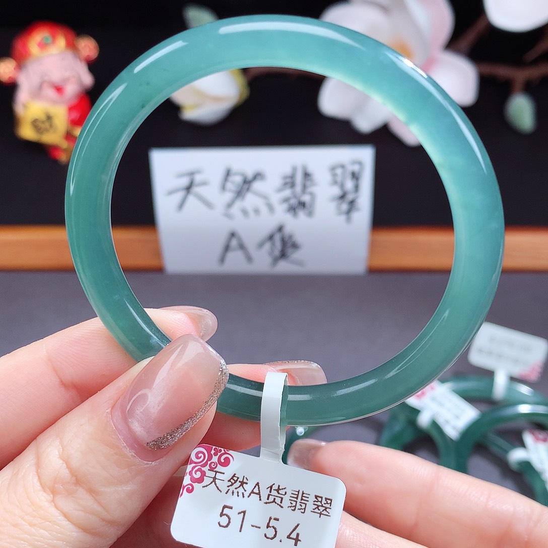 翡翠手镯（圆镯）未镶嵌