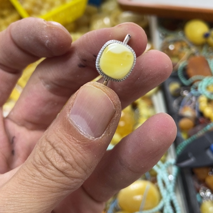 银S925镶嵌蜜蜡裸石戒指