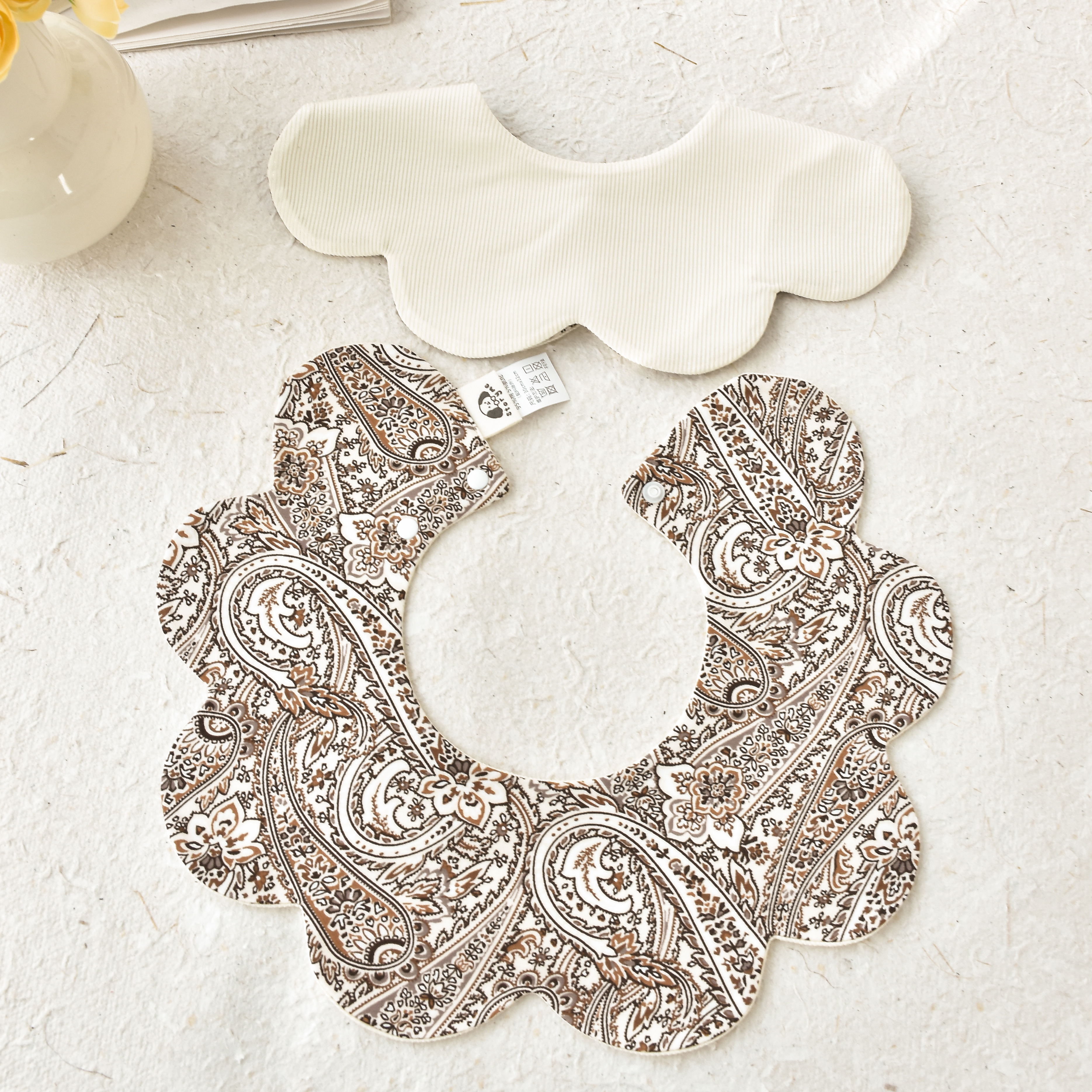 [y491]咖色凤尾花口水巾围兜新生儿防吐奶柔软透气可爱ins风