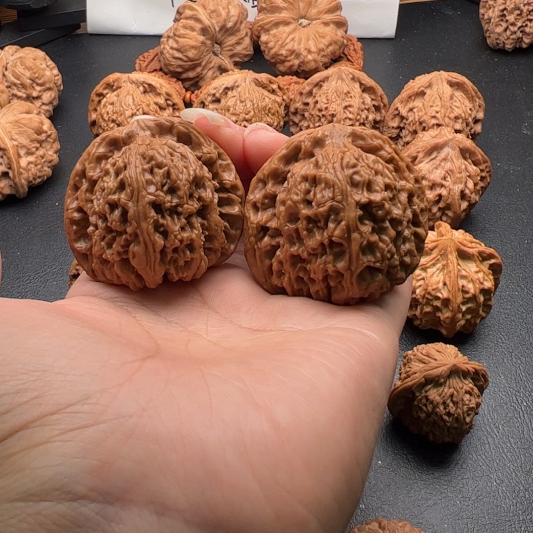 文玩核桃把件南疆石