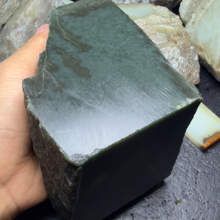 和田玉（糖玉）未镶嵌珠宝奇石