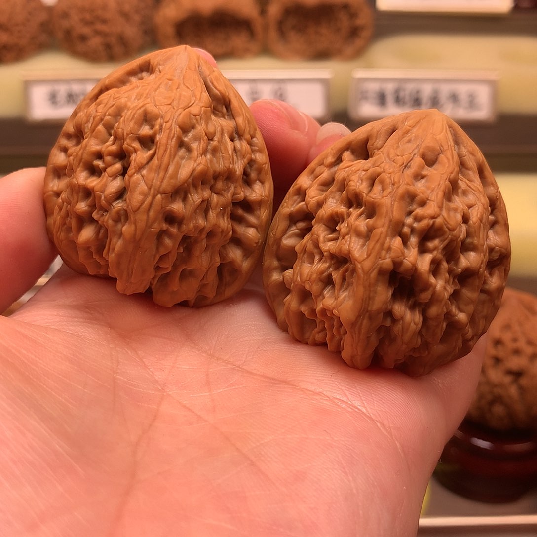 文玩核桃吊坠百****虎头王