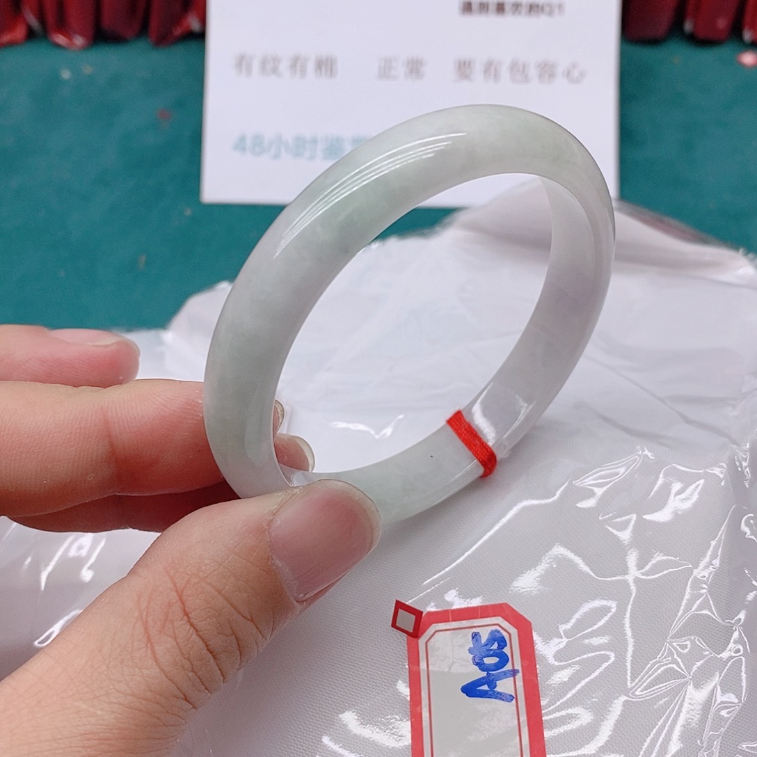 翡翠手镯未镶嵌靓****睫A05555555