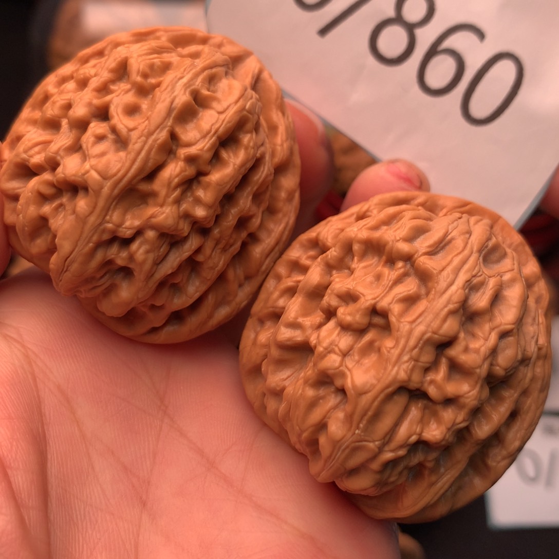 文玩核桃把件43尺寸红锦鲤