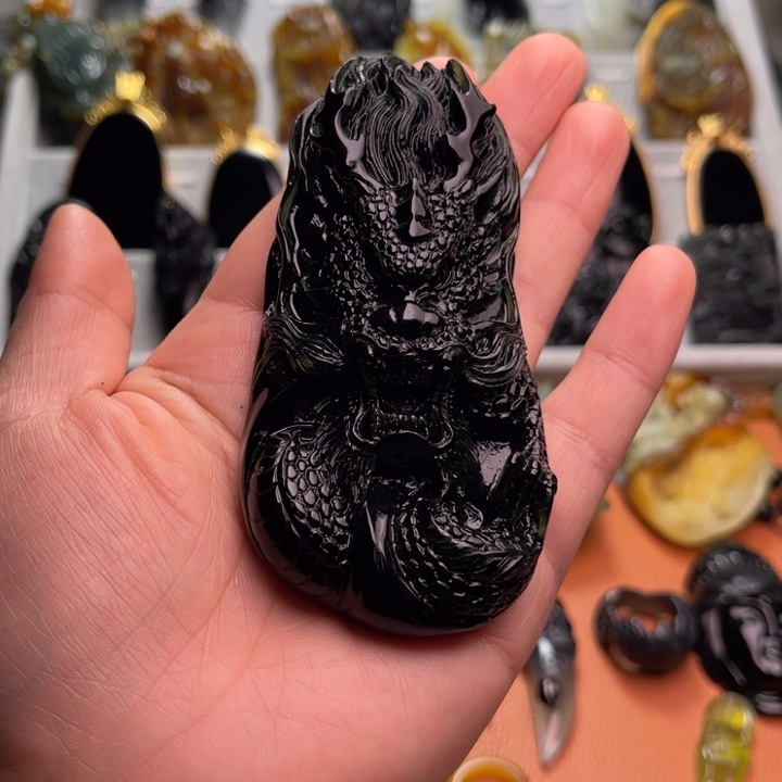 用***8蛇纹石玉未镶嵌颈饰