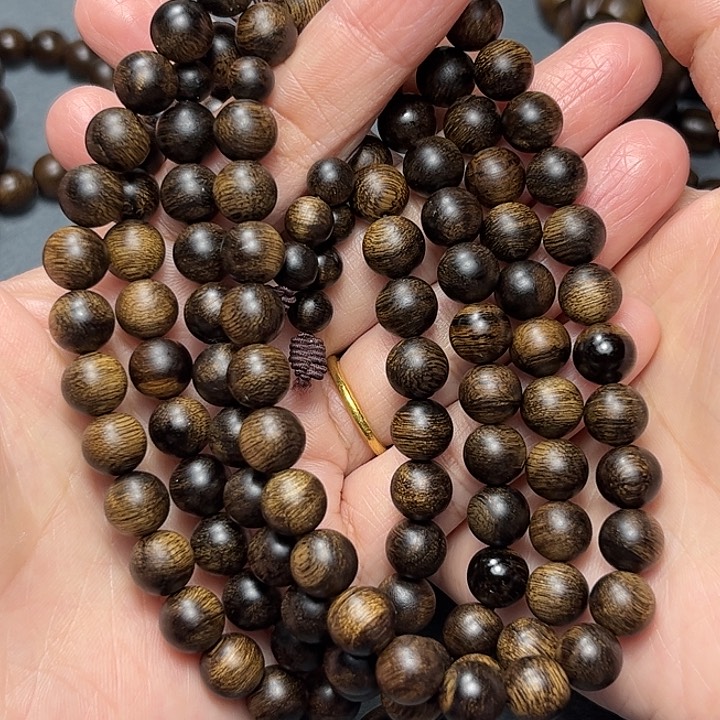 沉香手串白棋留疤