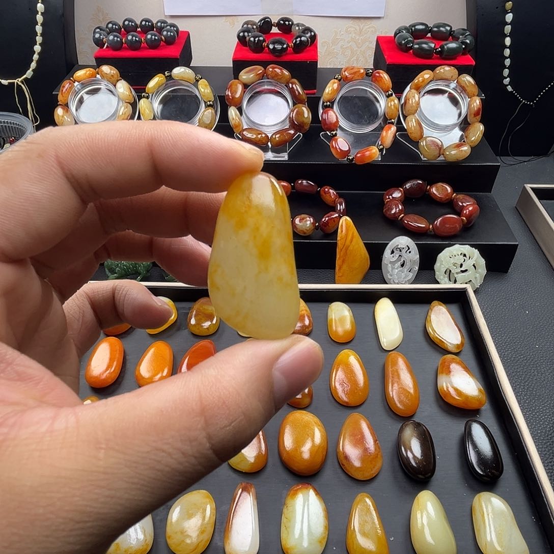 和田玉吊坠(赠链)未镶嵌