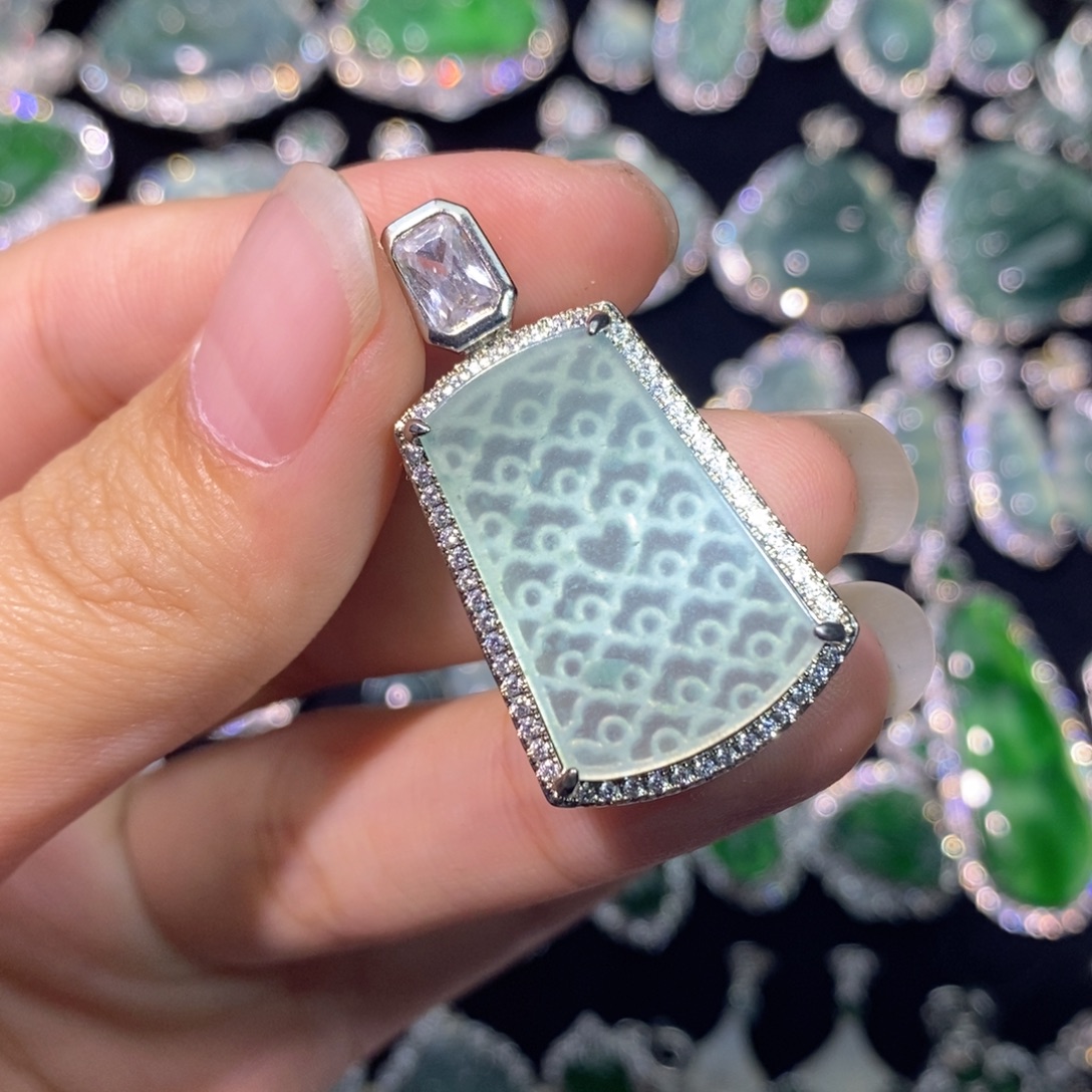 翡翠未镶嵌颈饰天然