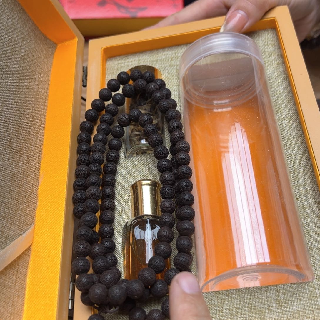 大叶紫檀（黑酸枝木类）